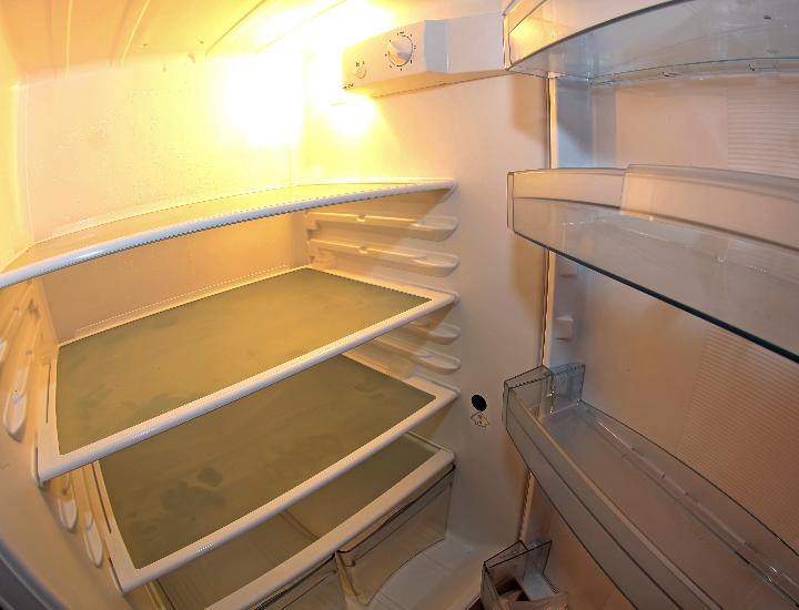 come eliminare l'acqua del frigorifero