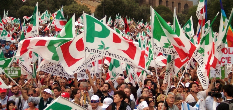 partito democratico sostenitori in piazza