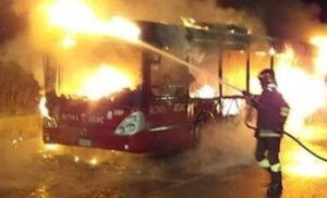 Bus in fiamme Foro Italico
