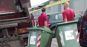 raccolta dei rifiuti cassonetti stradali