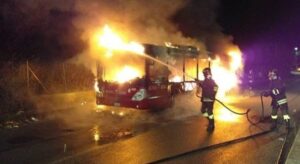 bus a fuoco roma atac