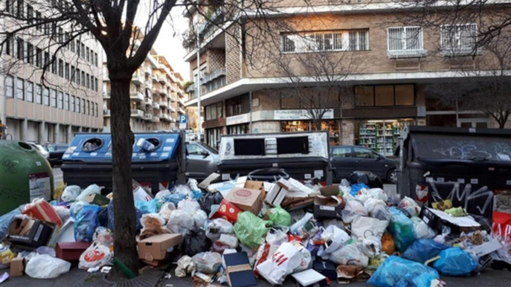 Rifiuti Roma ama campidoglio