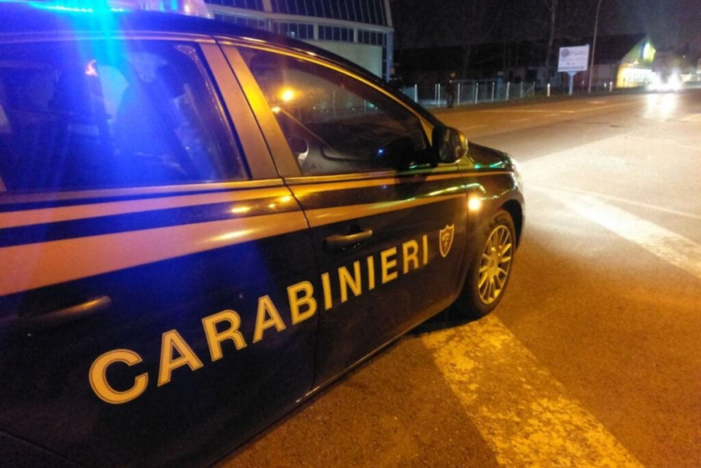 auto Carabinieri notte