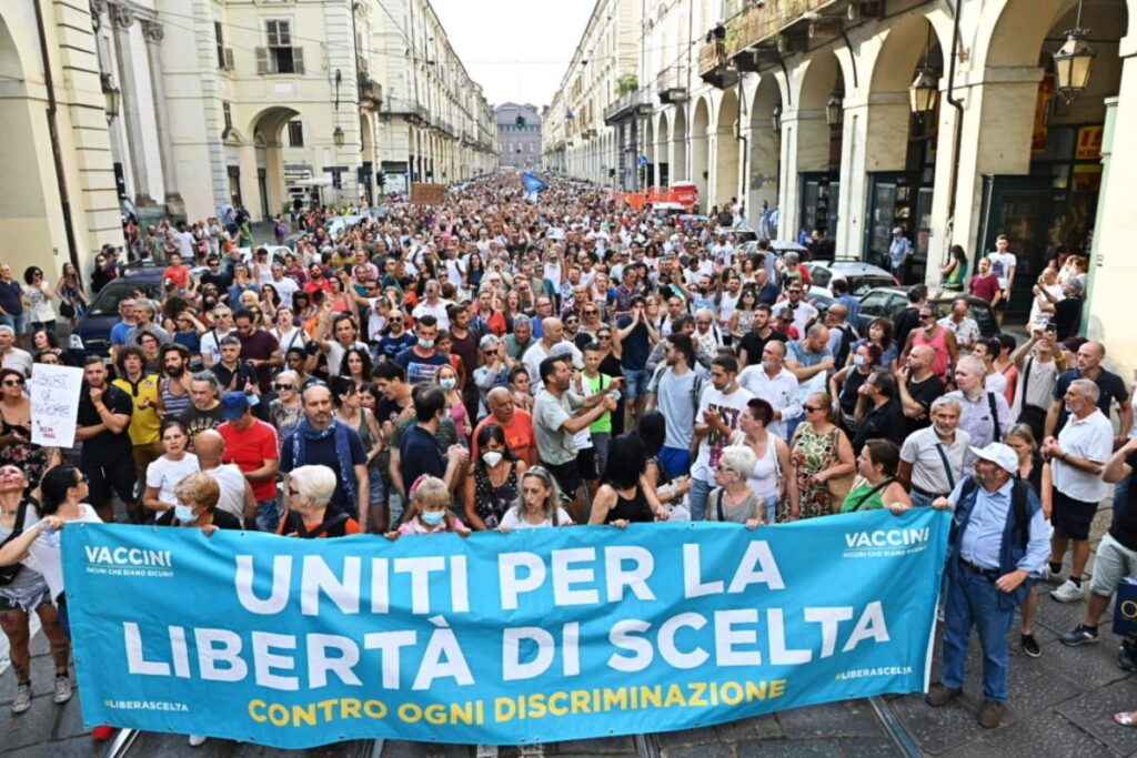 Manifestazione contro il Green pass