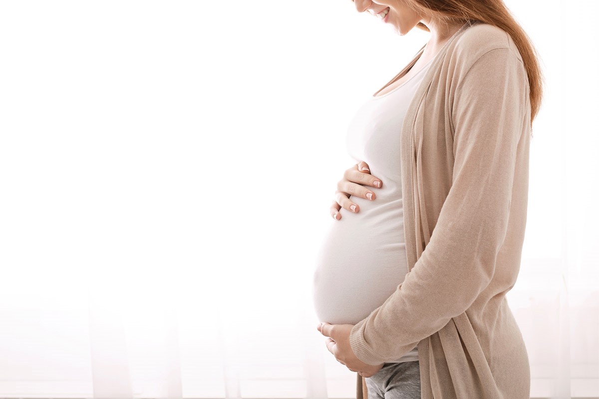 Donna in gravidanza con il pancione