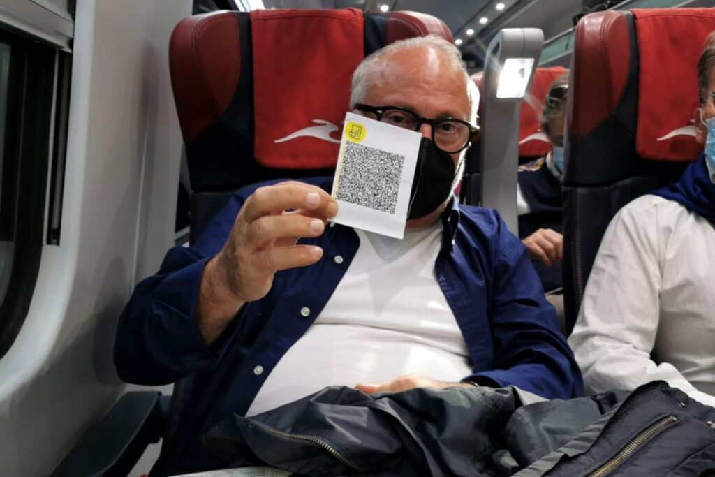Chef Antonello Colonna mostra il Green Pass