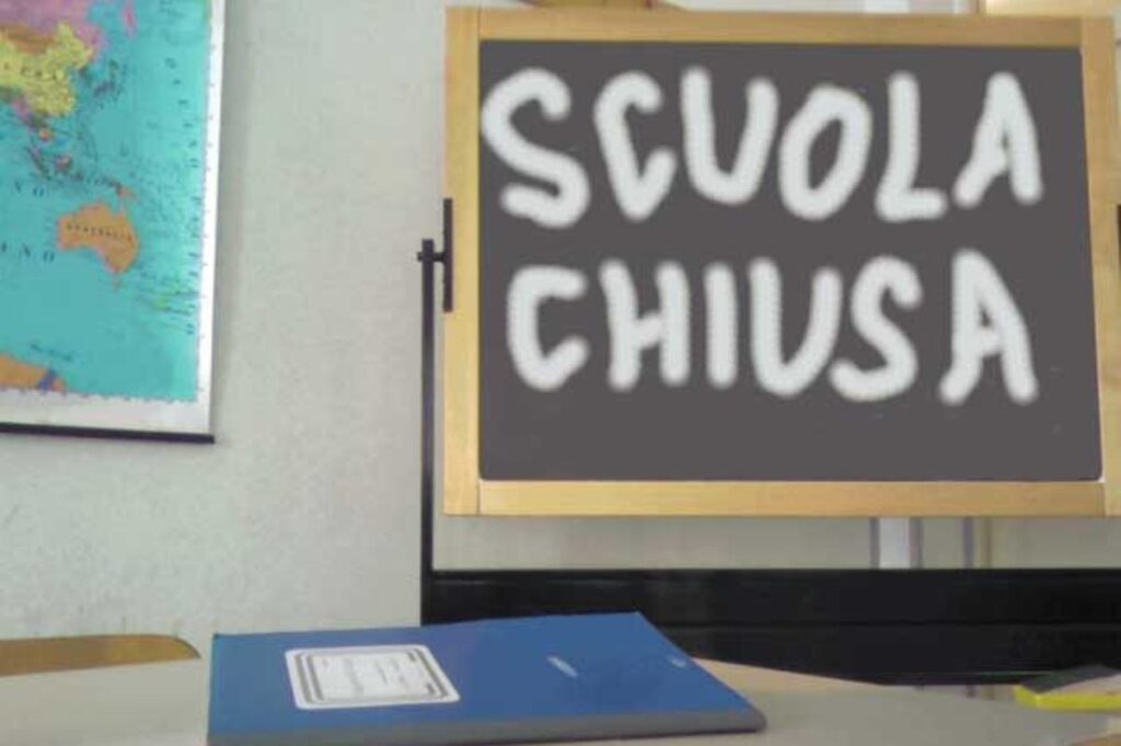 scuola chiusa
