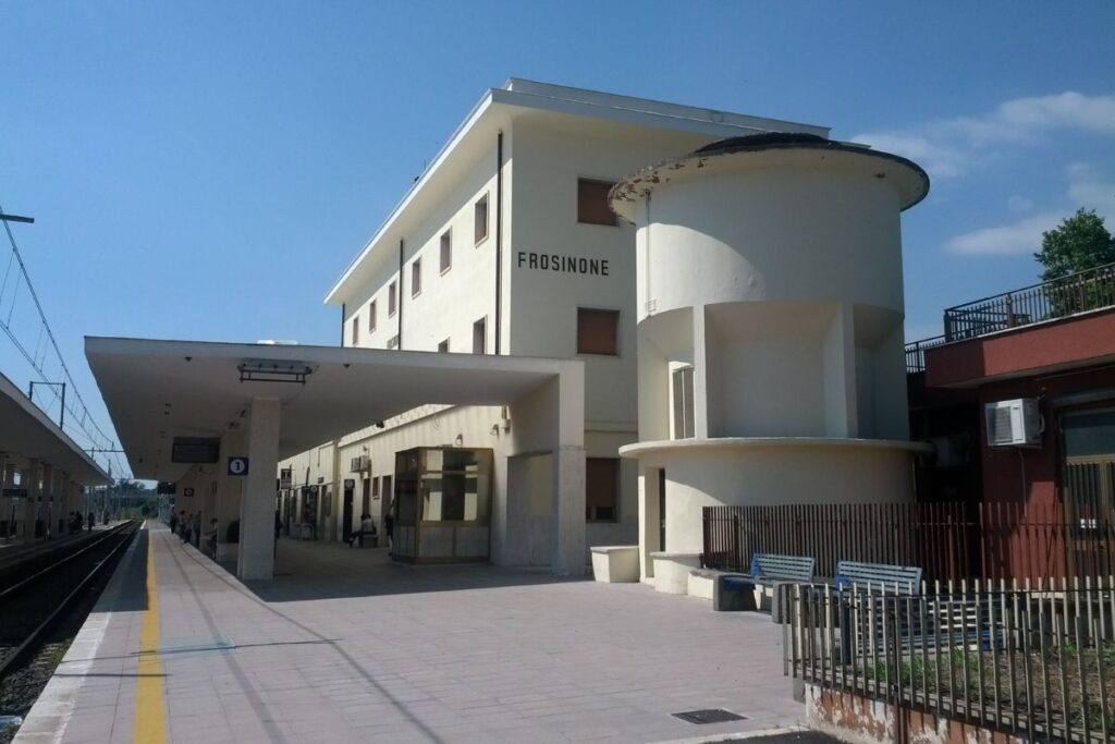 Stazione ferroviaria di Frosinone