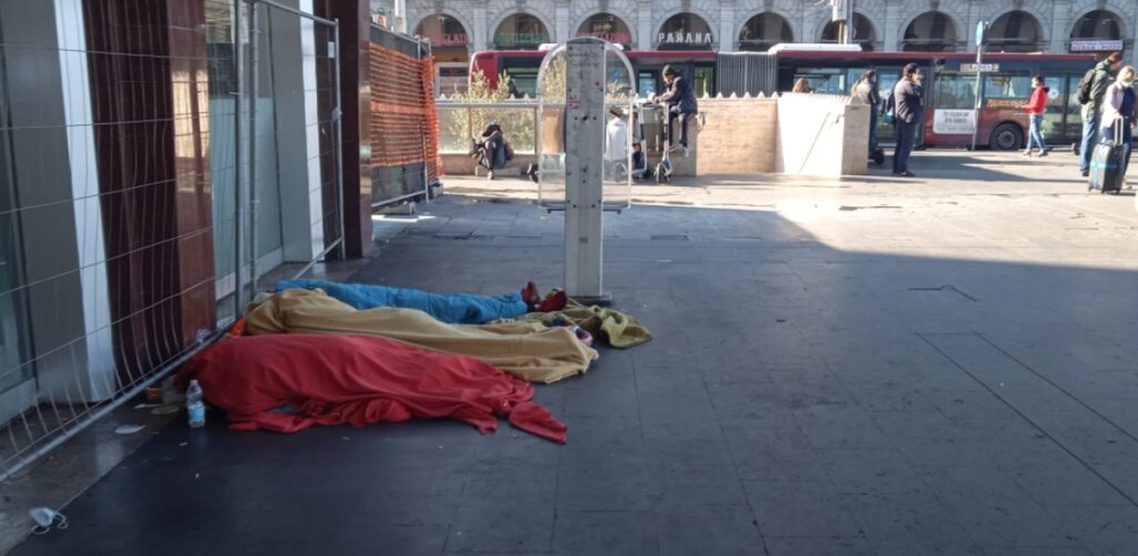senzatetto alla stazione Termini