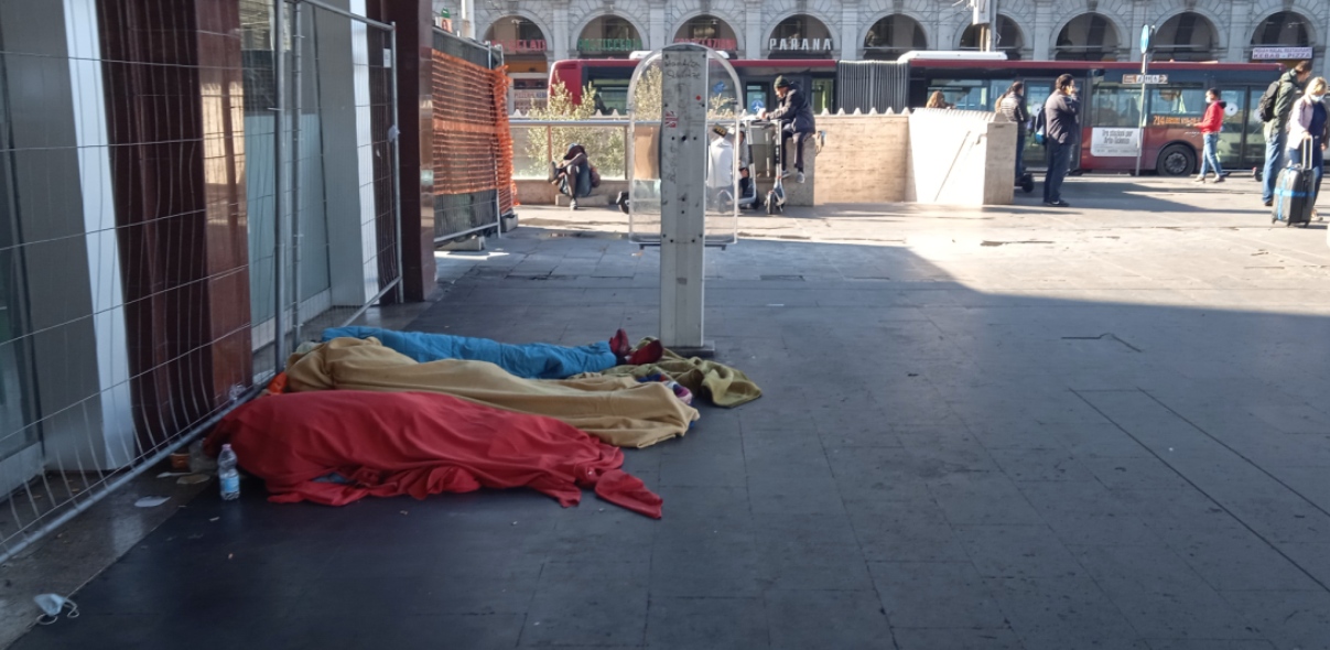 senzatetto alla stazione Termini