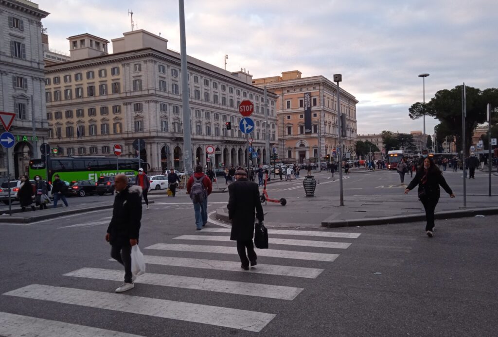 piazza dei cinquecento a roma