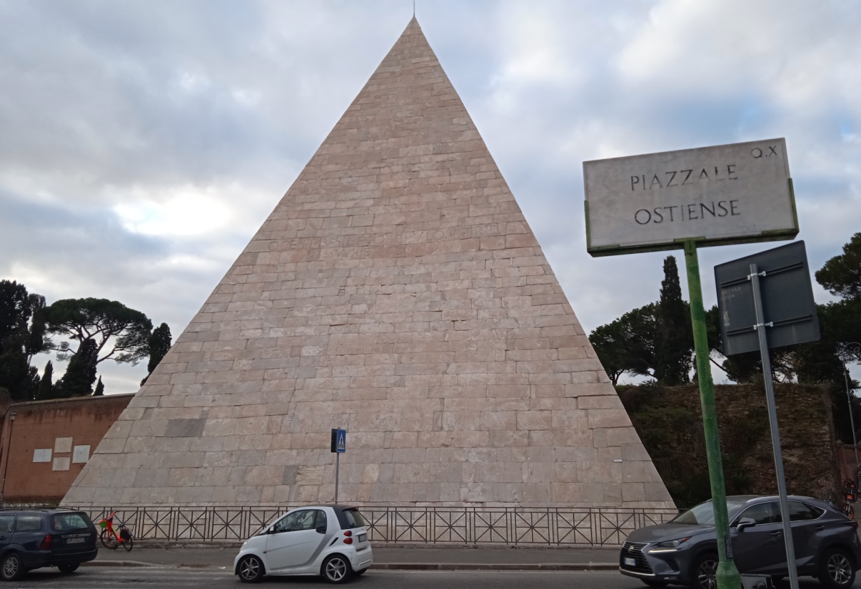 piramide cestia a roma ostiense