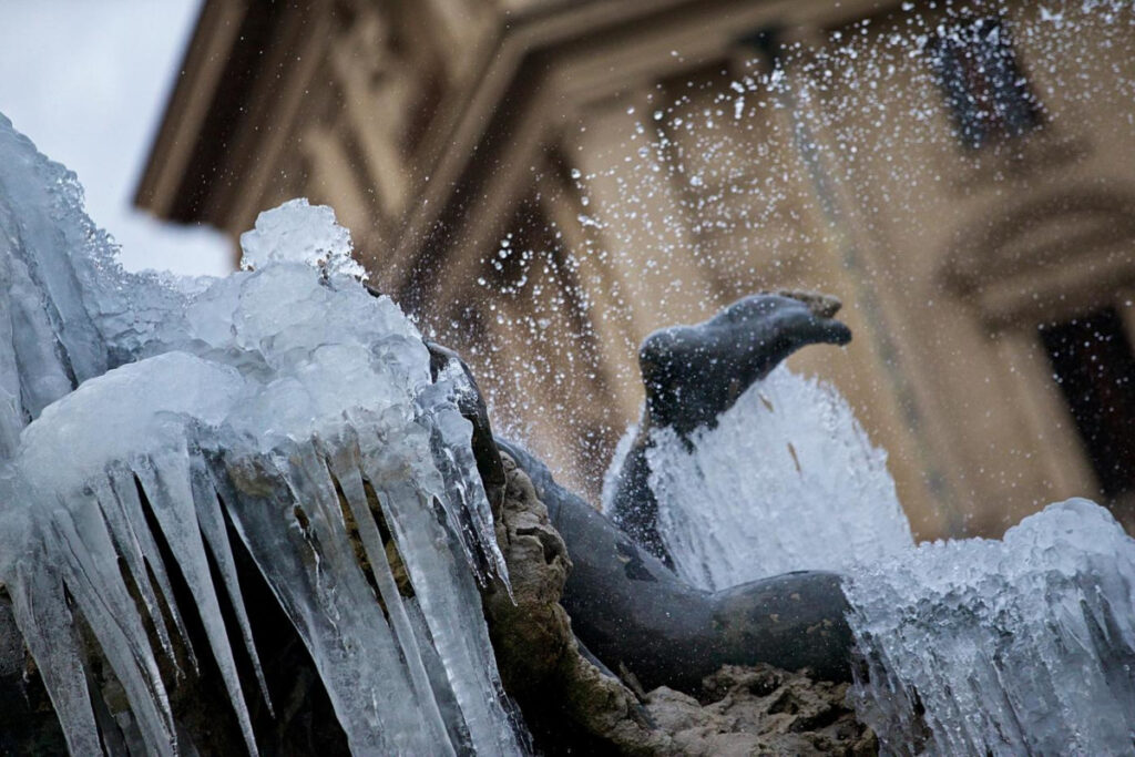 fontana con ghiaccio Roma
