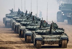 Colonna di carri armati nella guerra Russia - Ucraina