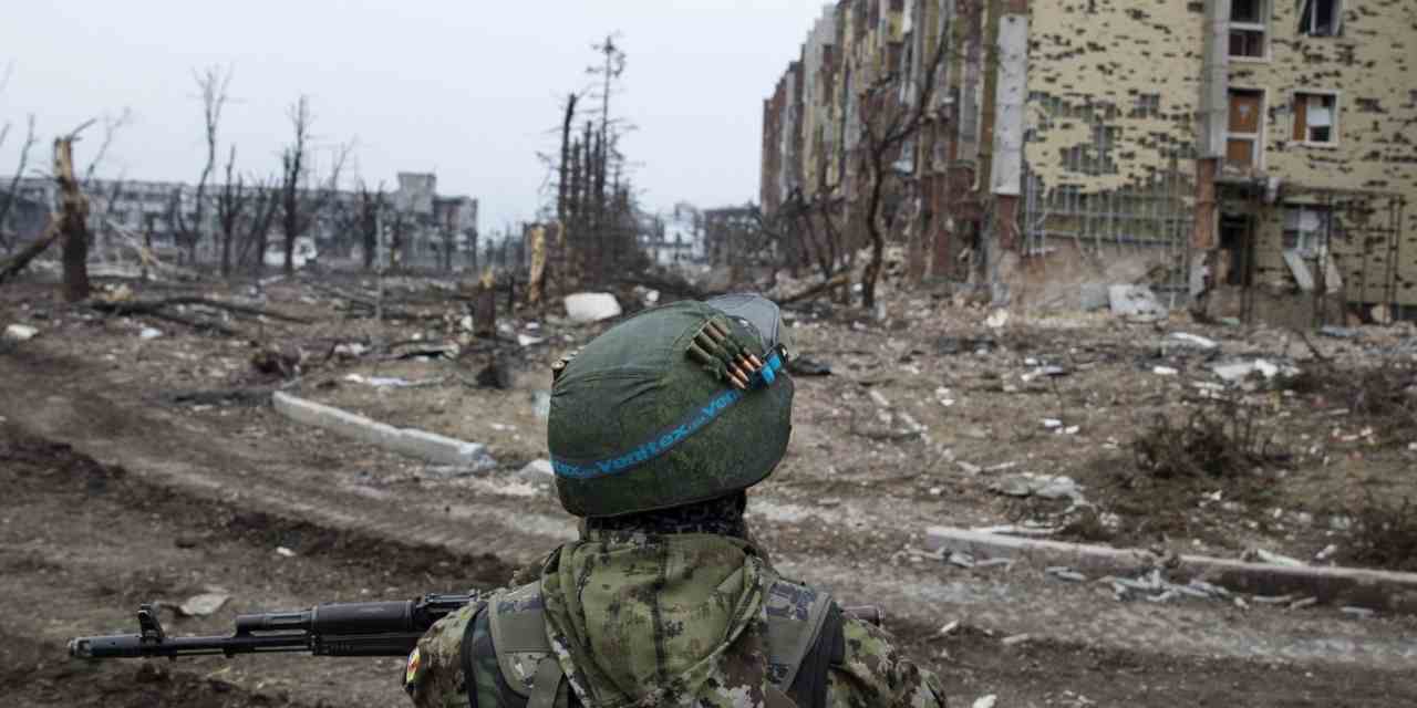 Guerra in Ucraina, soldato di spalle