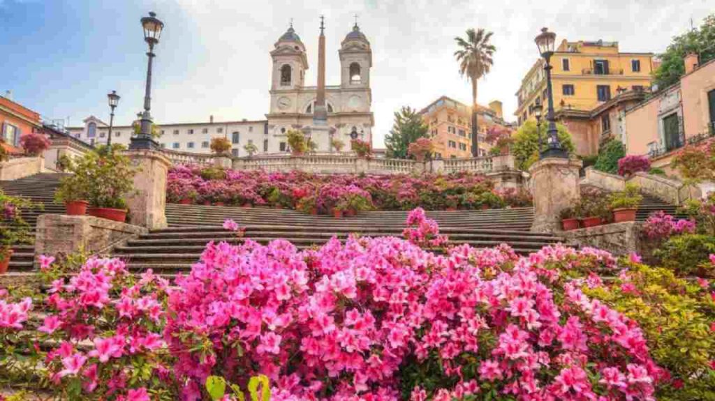 Piazza di Spagna a Roma in fiore