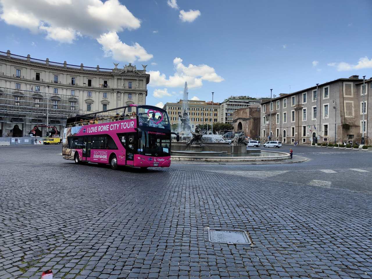 piazza della repubblica a Roma