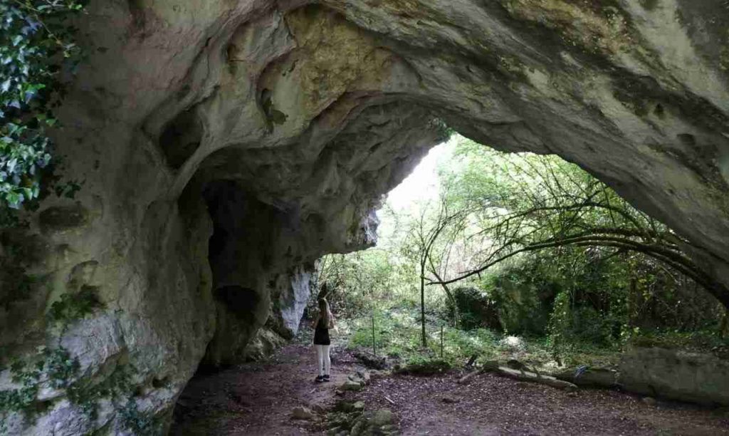 Grotta dell'Arco, Bellegra