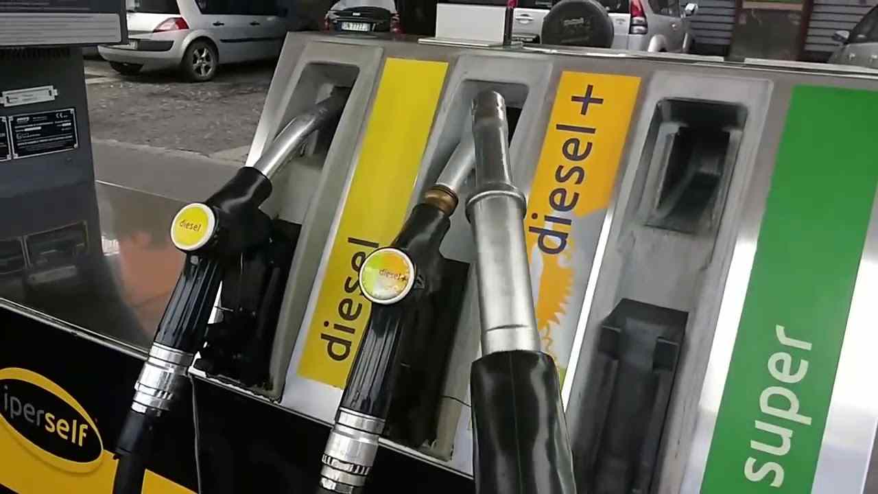 distributore di benzina