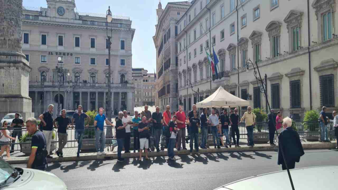 Manifestazione di protesta dei tassisti a Palazzo Chigi