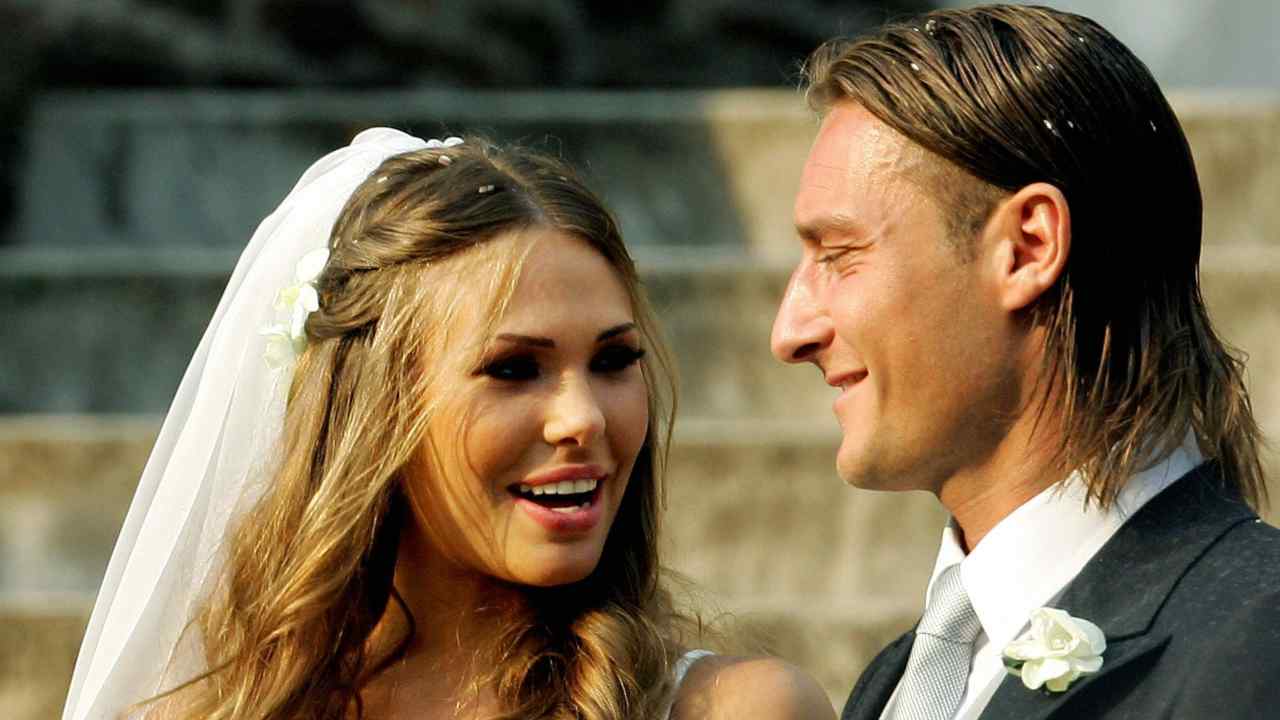 Francesco Totti e Ilary Blasi immortalati il giorno del loro matrimonio