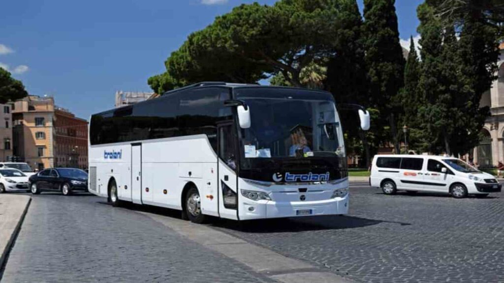 bus turistico a roma