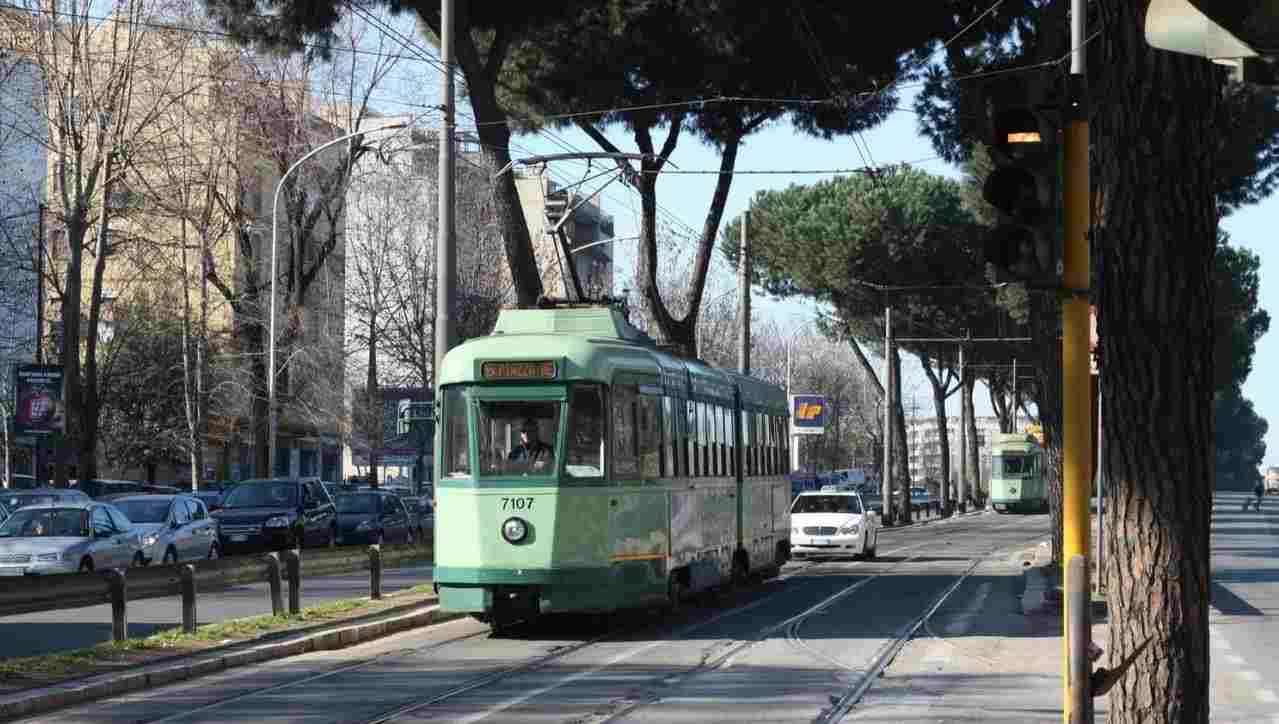 Tram su rotaie sulla via Prenestina a Roma