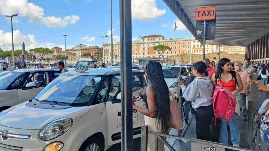 Posteggio taxi alla stazione Termini