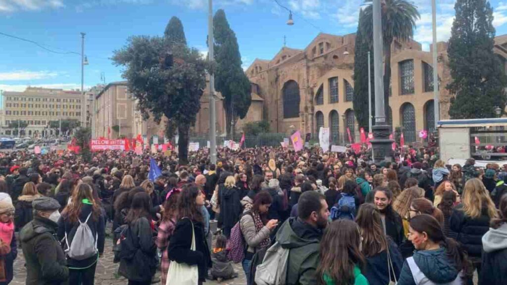 Manifestazione contro la violenza di genere, Piazza della Repubblica (Roma)