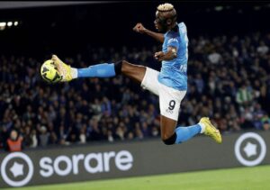Un super Victor Osimhen in azione in Napoli-Juventus