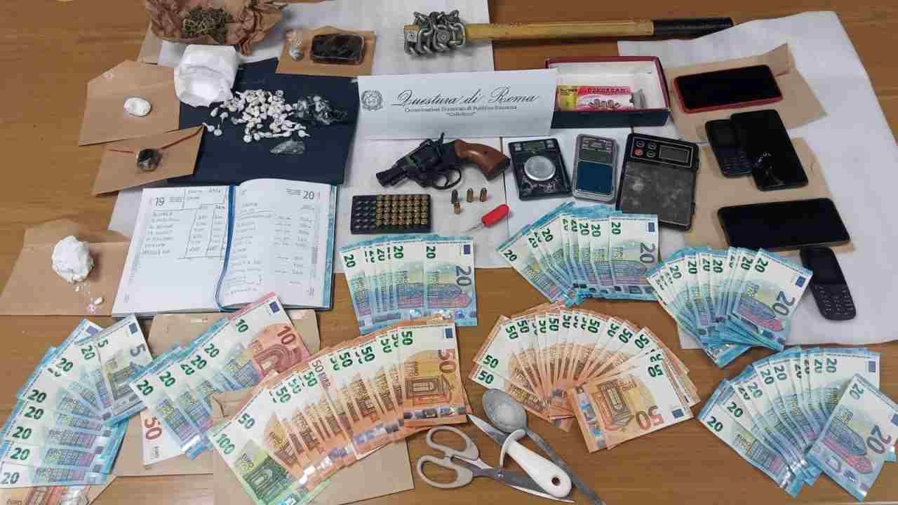 Droga e soldi sequestrati a San Cesareo dalla Polizia di Stato
