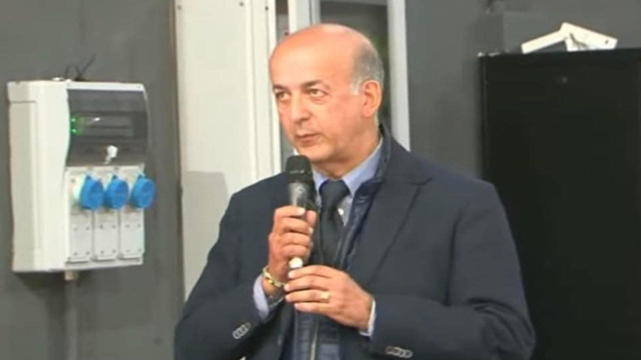 Il sindaco di Alatri, Maurizio Cianfrocca durante una conferenza