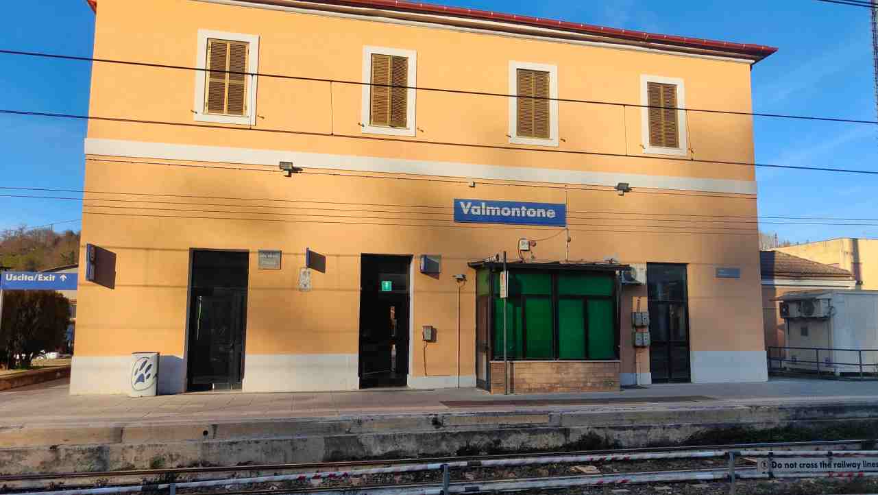 Stazione ferroviaria di Valmontone