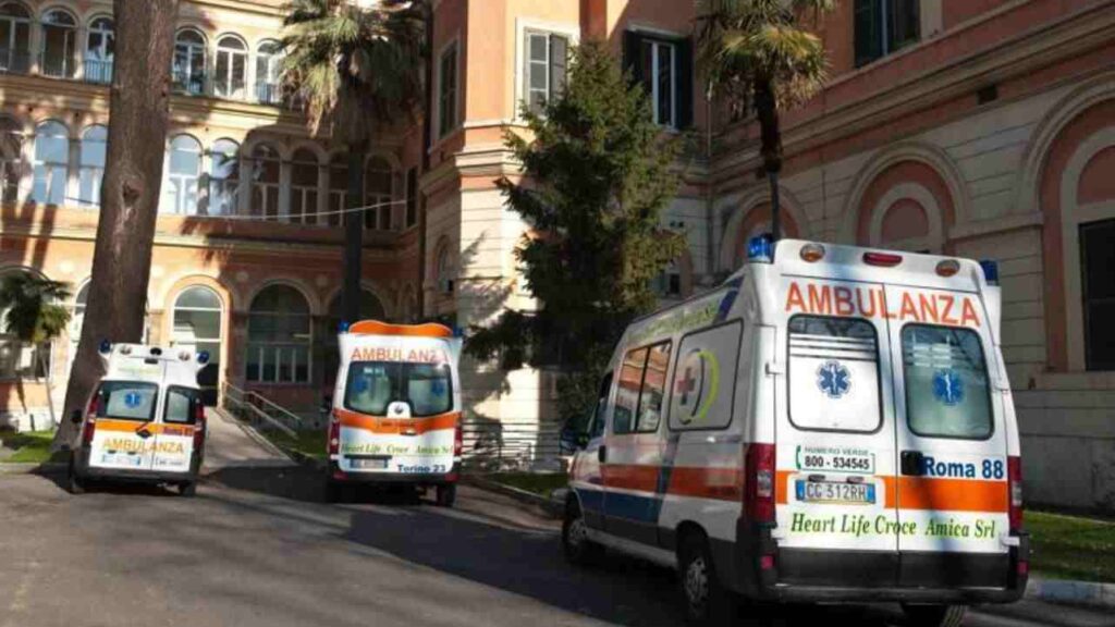 Ambulanze al Policlinico Umberto I di Roma