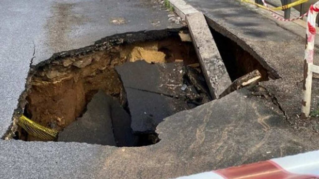 Voragine in via Zigliara a Torreveccha di Roma