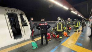 Tentato suicidio Metro Linea A marzo 2023, soccorritori e forze dell'ordine