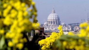Uno scorcio di Roma attraverso delle mimose