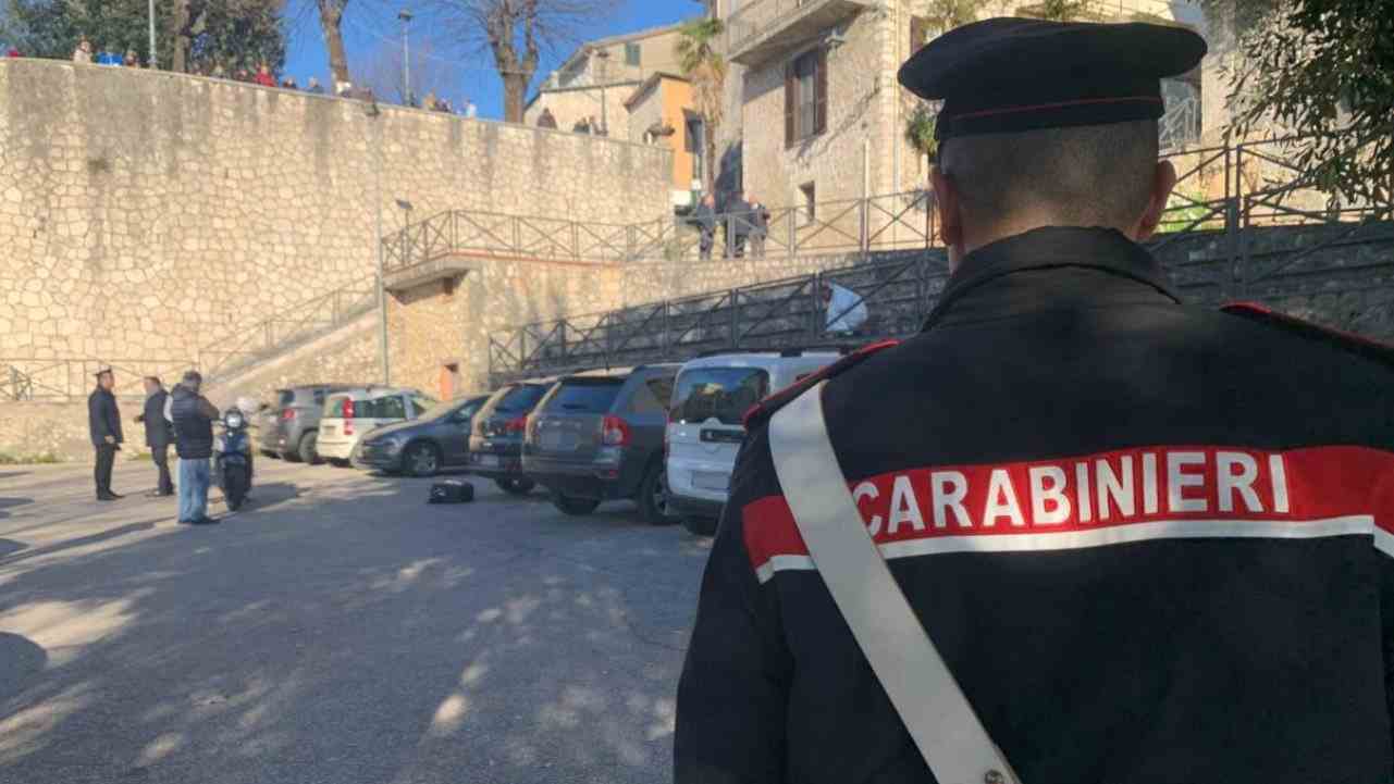 Alatri, Carabinieri sul luogo dell'omicidio di Thomas Bricca
