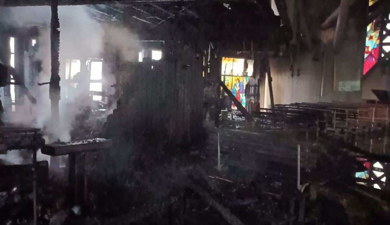 Incendio istituto religioso a Formia, danni alla chiesa