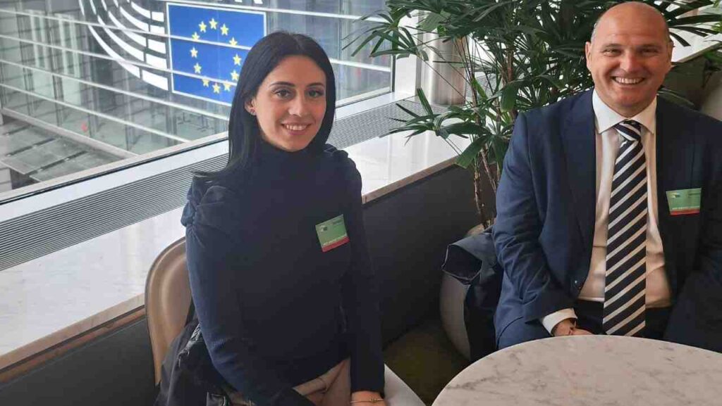 Carmela Spinelli, Alessandro Invernizzi a Bruxelles