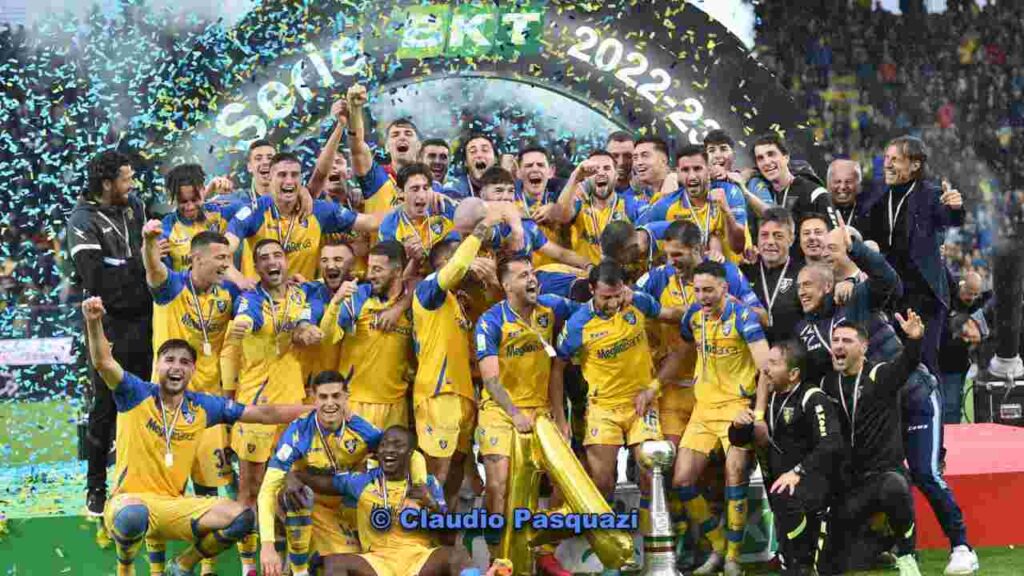 La festa del Frosinone che torna in Serie A