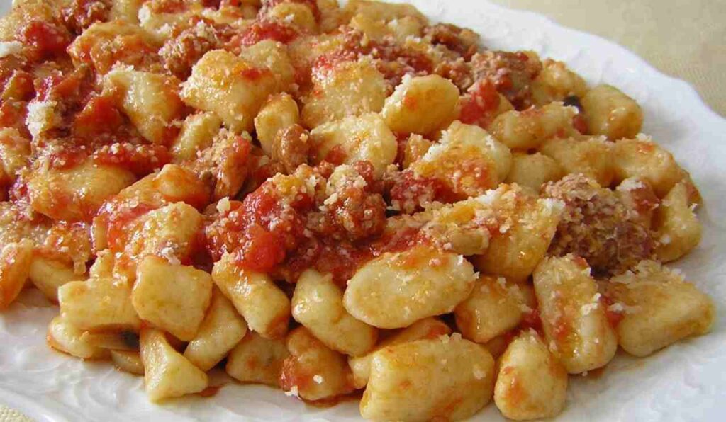 Gnocchi con sugo di Castrato