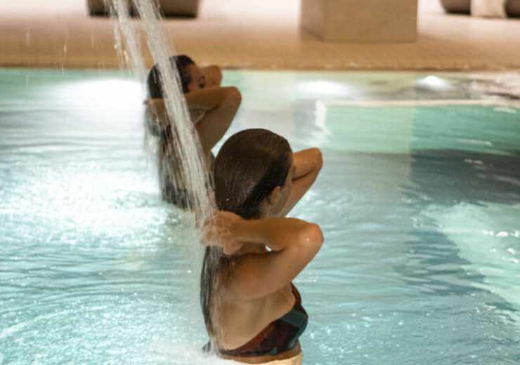 Getti acqua colonna vertebrale VSPA ROMA presso Hotel Villa Pmaphili Roma