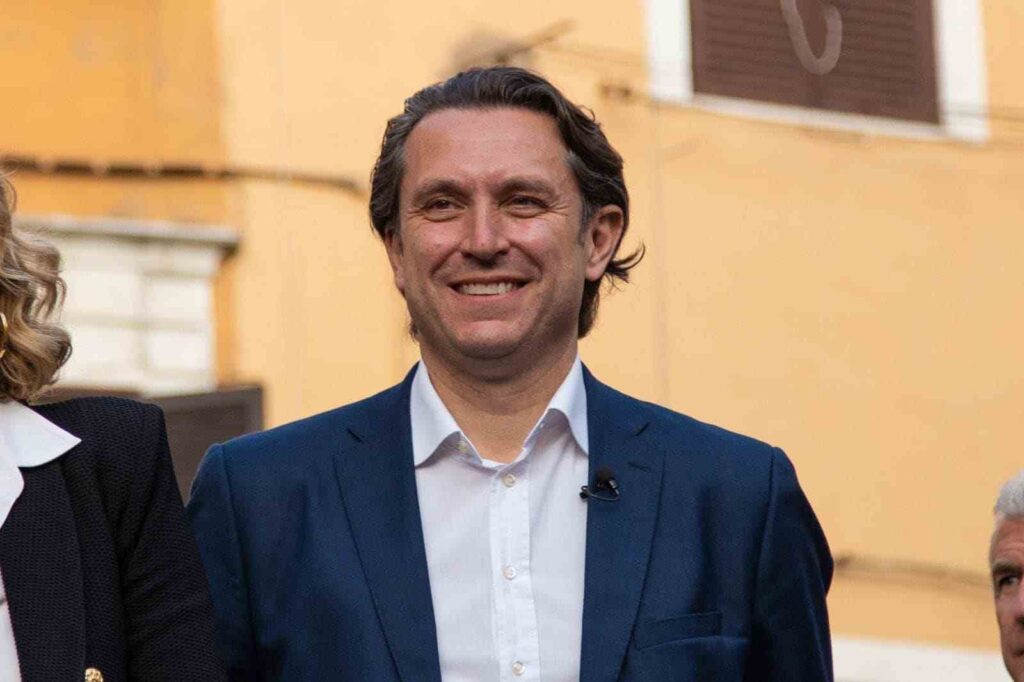 Il neo sindaco di Velletri, Ascanio Cascella sorridente