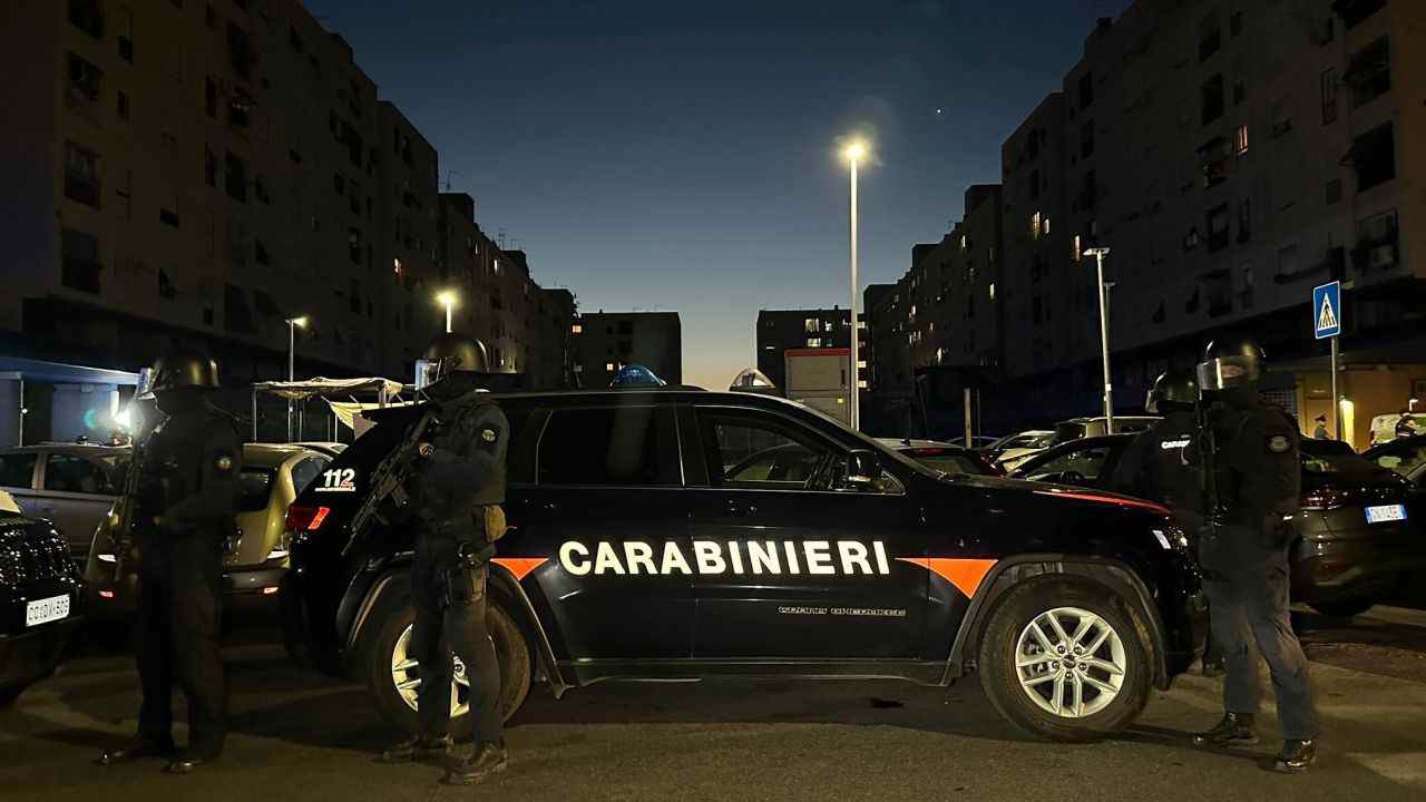Blitz dei Carabinieri a Tor Bella Monaca (Roma)