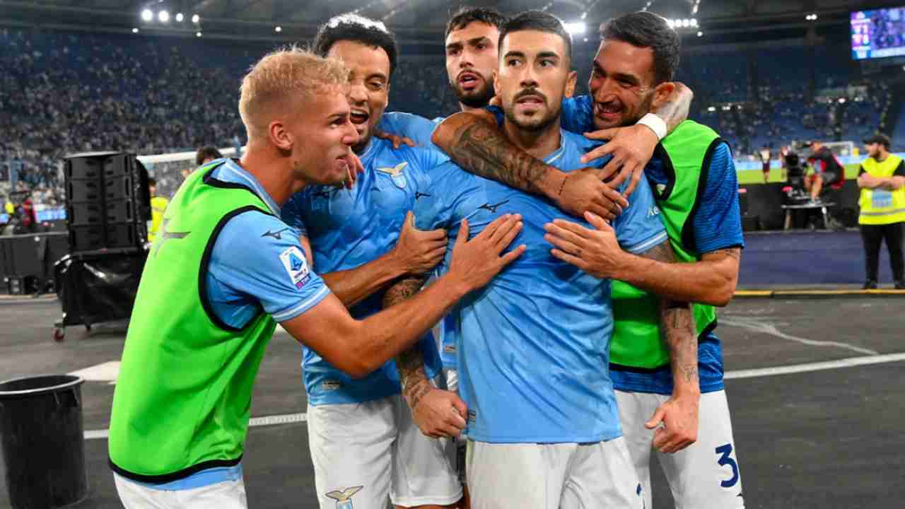 La Lazio esulta per la rete del 2-0