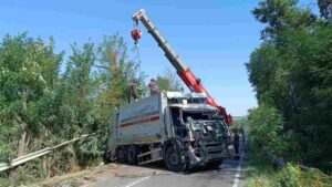 Camion coinvolto in un incidente sulla Strada Teverina a Viterbo