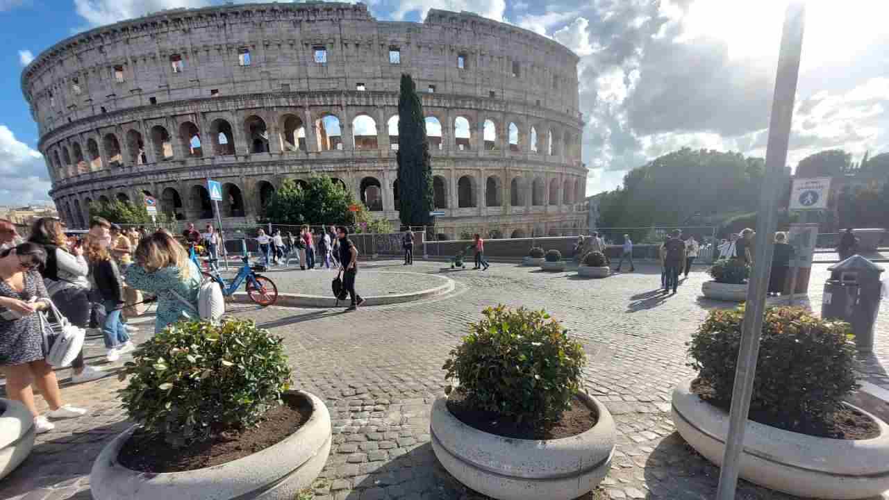 Largo Agnesi, Colosseo di Roma