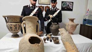 Reperti archeologici sequestrati dai Carabinieri di Fregene