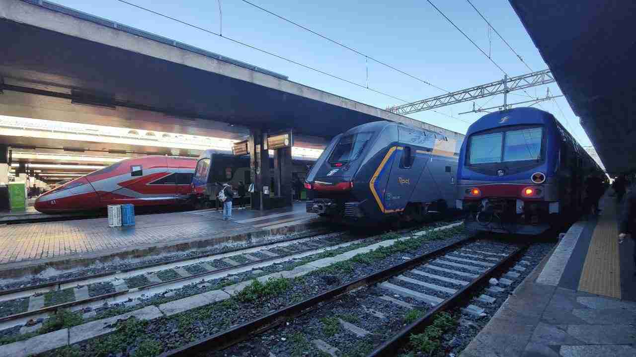 Treni alla Stazione Termini di Roma